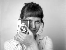 Atšiauriu žvilgsniu. Fotografija, feminizmas ir motinystė
